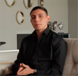 Ariel Mamani, Analista Financiero e Inversor